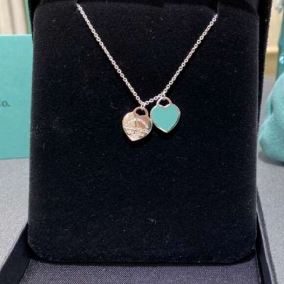 “Please Return to T New York” Mini necklace